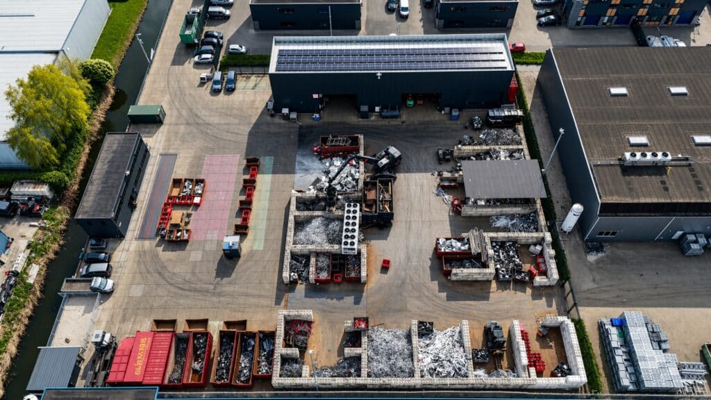 Terrein van Do-Metals vanaf boven geschoten