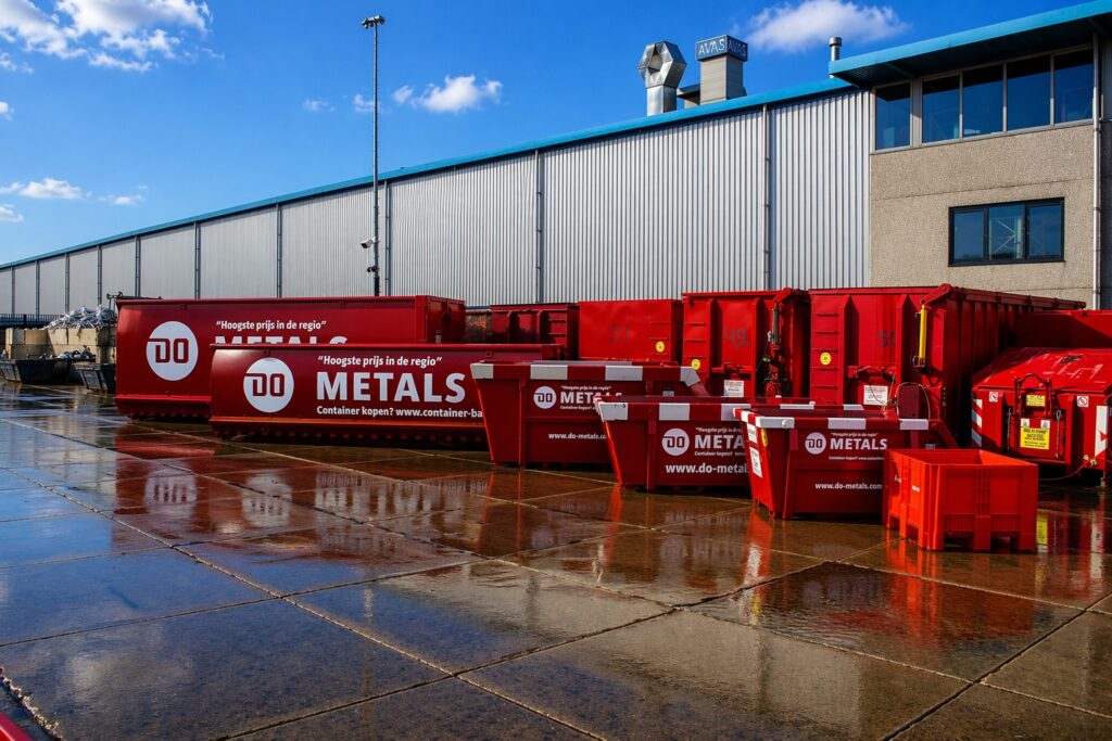 Containerservice Do-Metals op een mooie dag